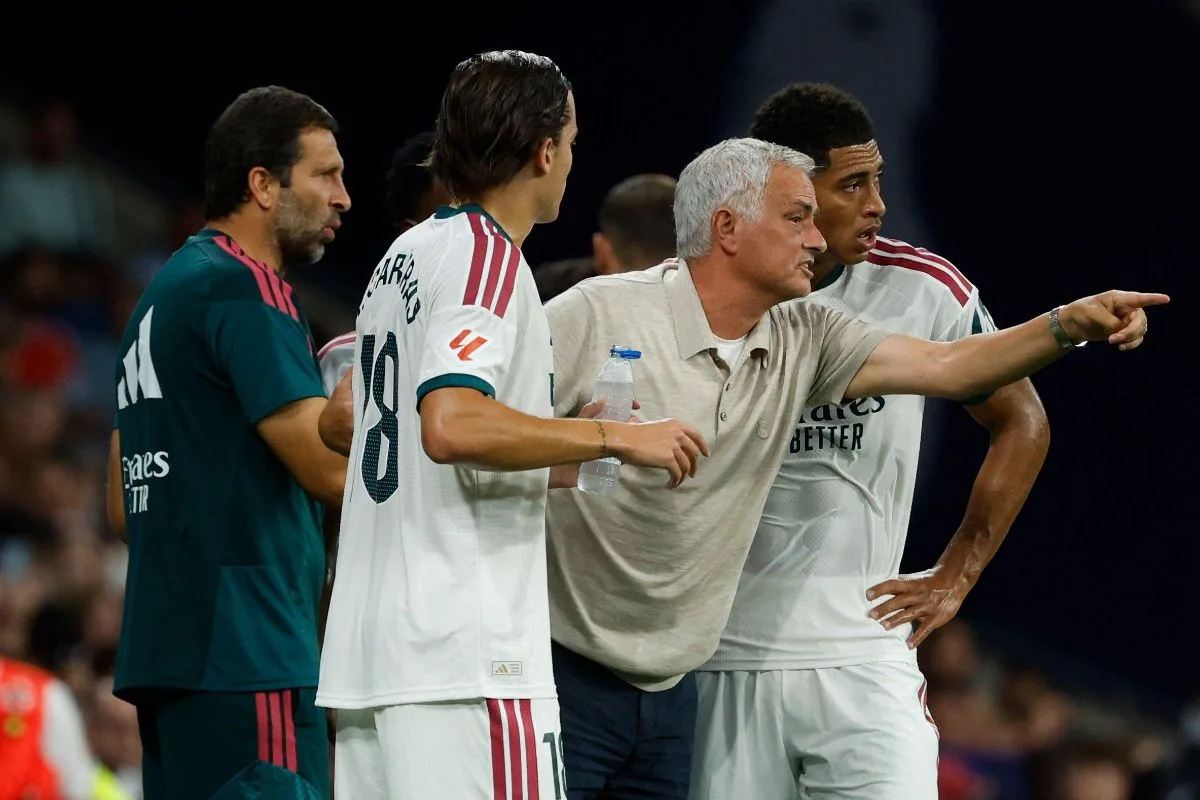 Real Madrid avalia demissão de Mourinho e mira Didier Deschamps
