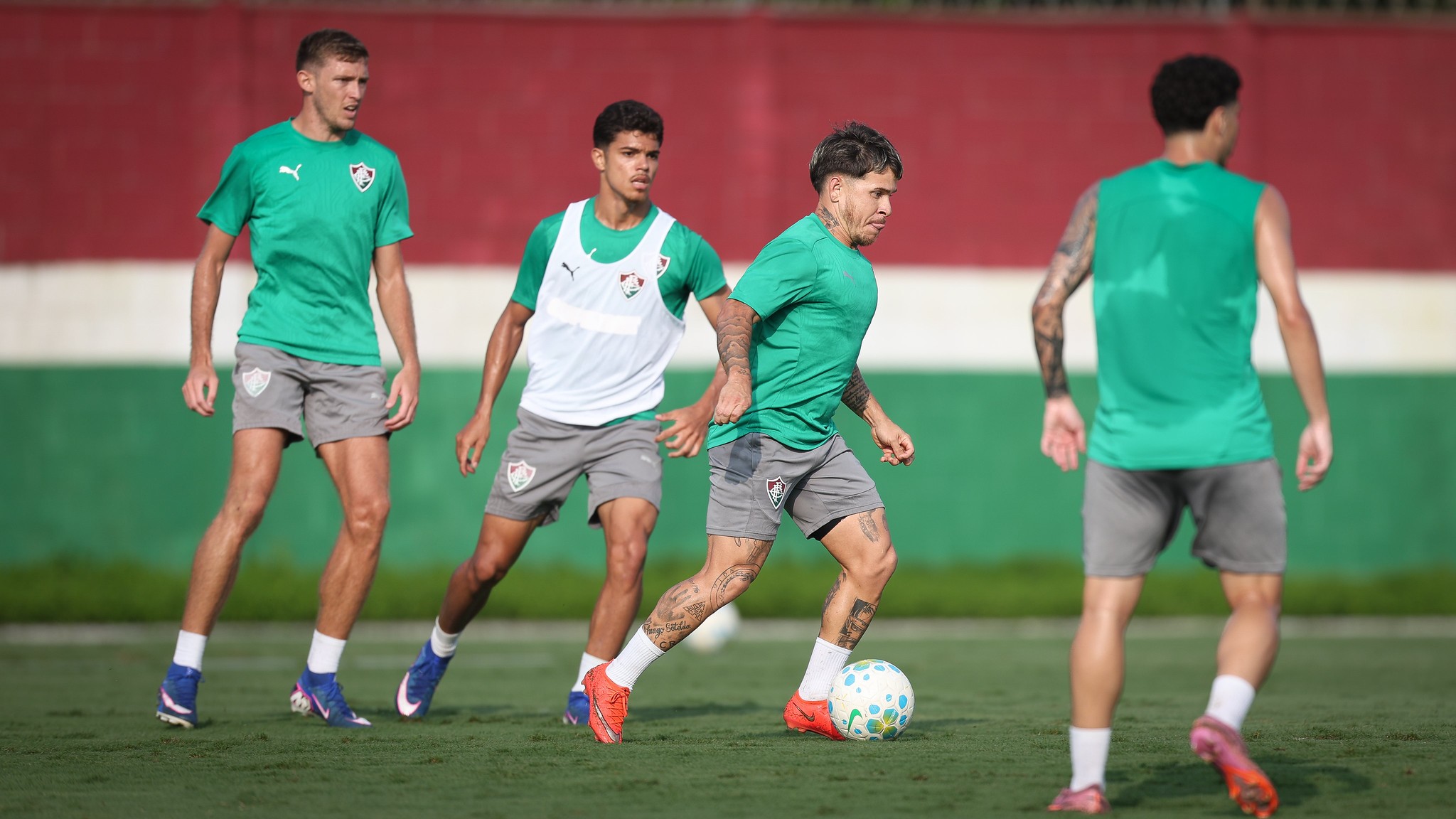 Soteldo passa por recondicionamento físico no Fluminense
