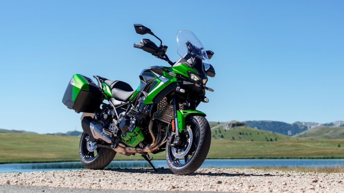 Kawasaki revela a Versys 900 baseada na Z900