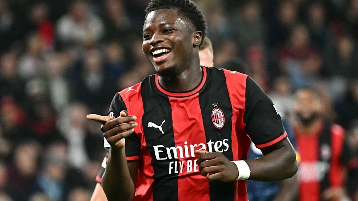 Alphadjo Cissé faz história e quebra recorde no Milan