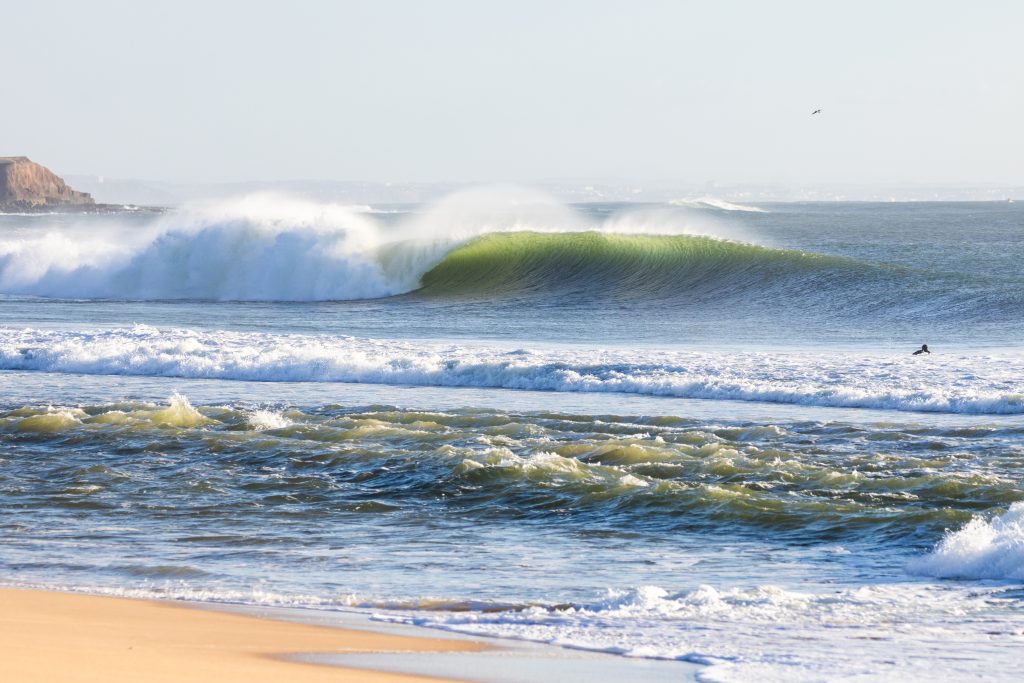 Etapa de surf em Peniche é suspensa devido à falta de ondas
