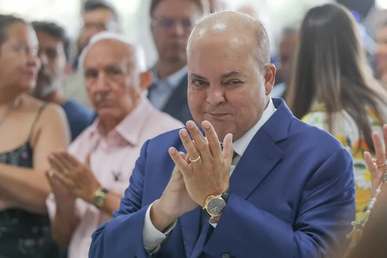 PF aponta interferência de Ibaneis na tentativa de compra do Banco Master