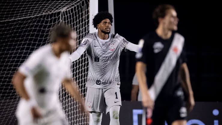 Corinthians enfrenta risco de rebaixamento e busca reação no Brasileirão