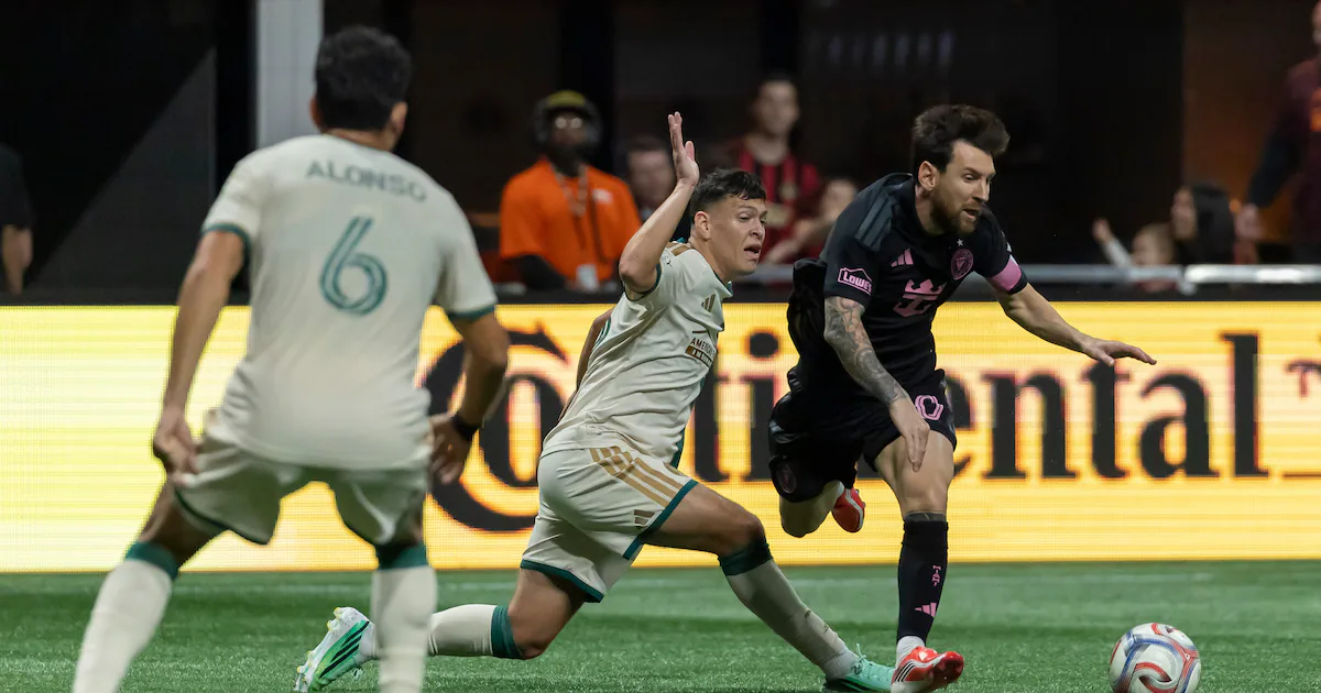 Lionel Messi brilha com dois gols na MLS e supera marca histórica