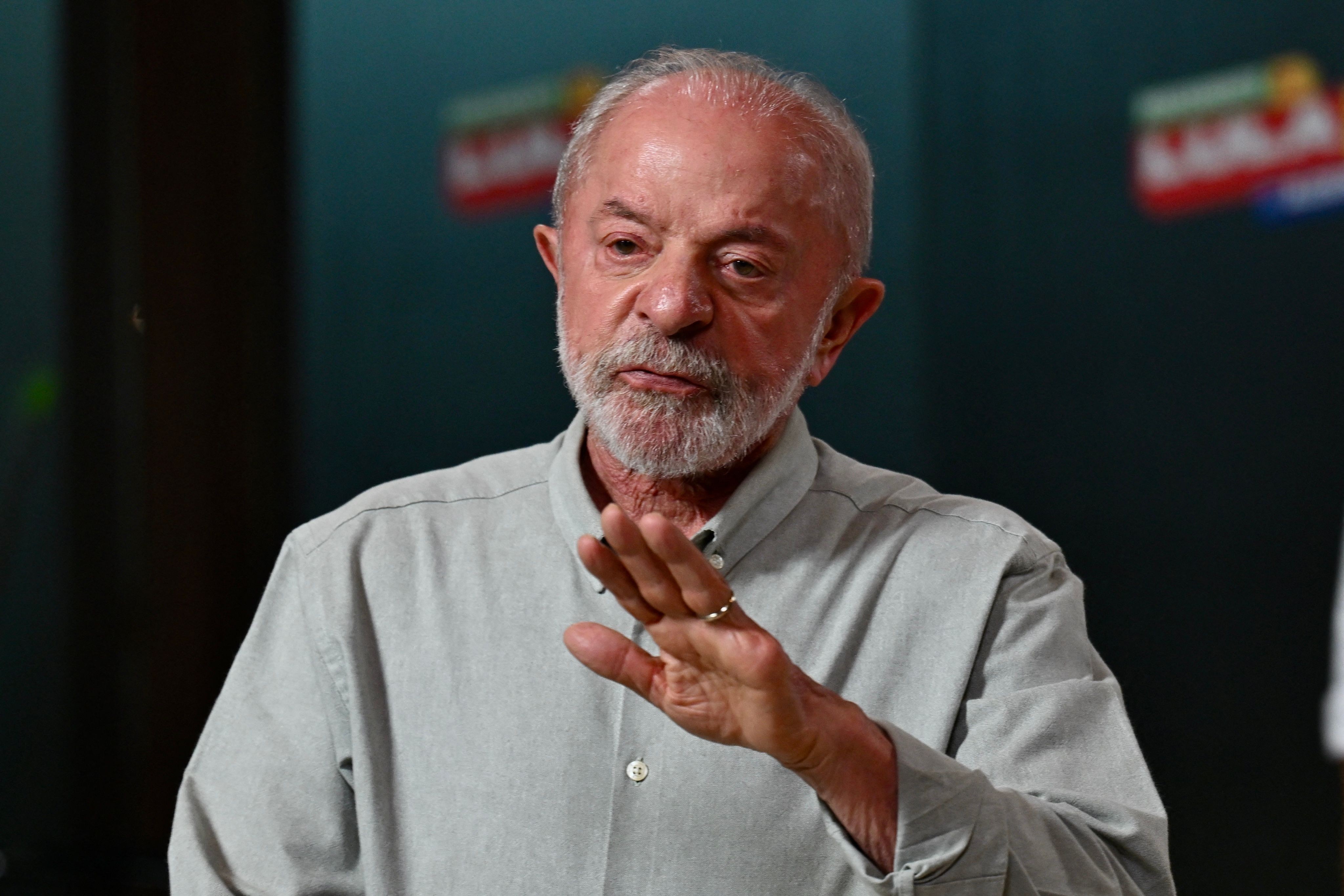 Lula promete ampliar o programa Pé-de-Meia para universitários