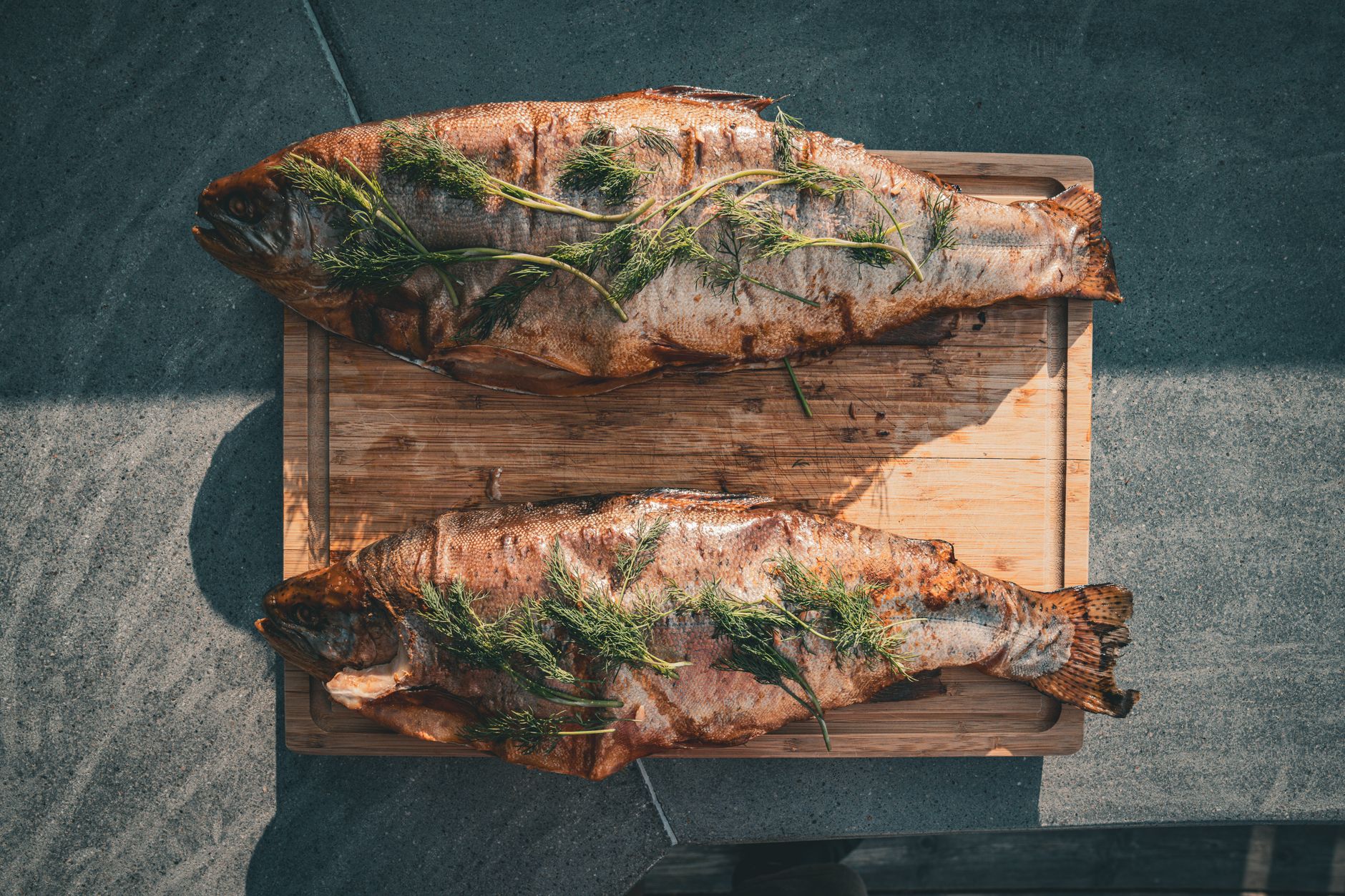 Truque simples evita que peixe asse ressecado e grude na assadeira