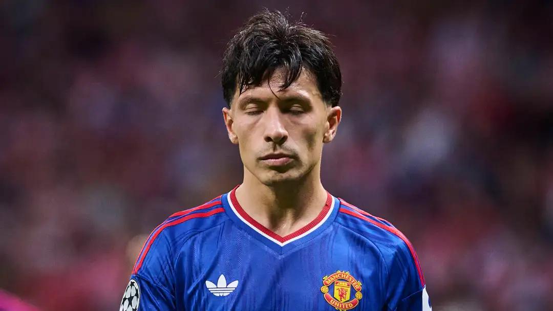 Futuro de Lisandro Martínez no Manchester United gera dúvidas após críticas
