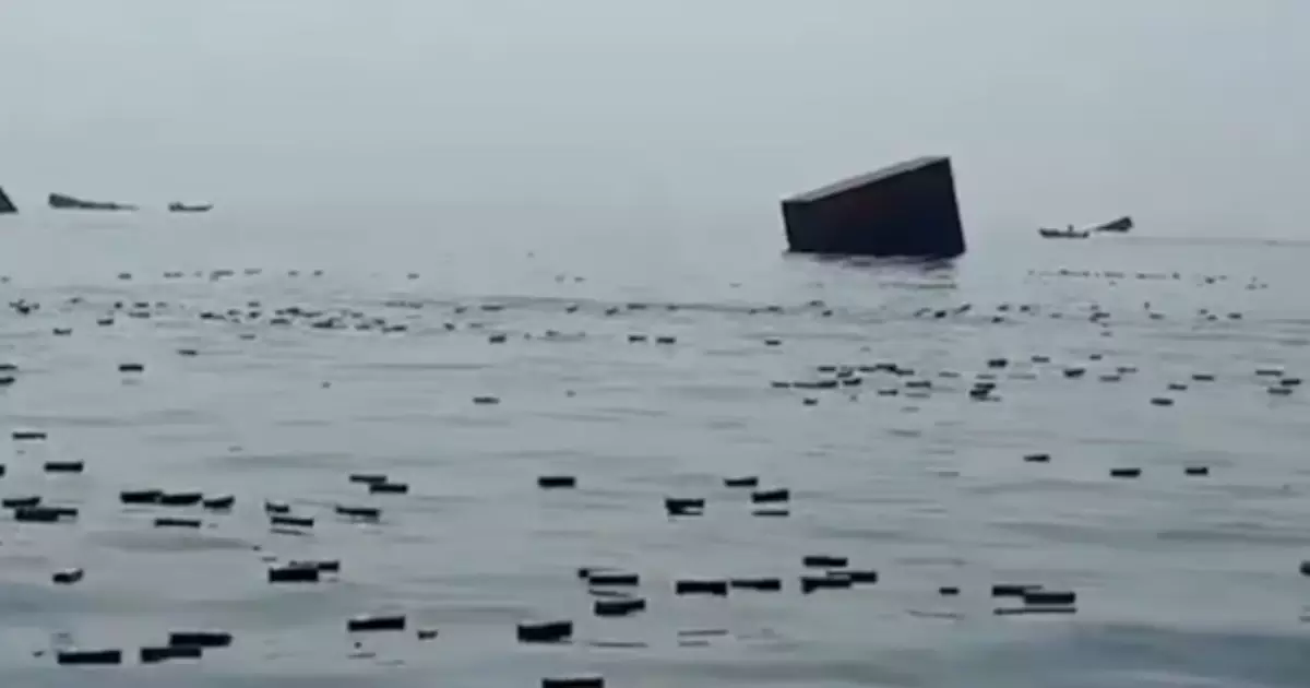 Pescadores recolhem centenas de iPhones no Estreito de Ormuz