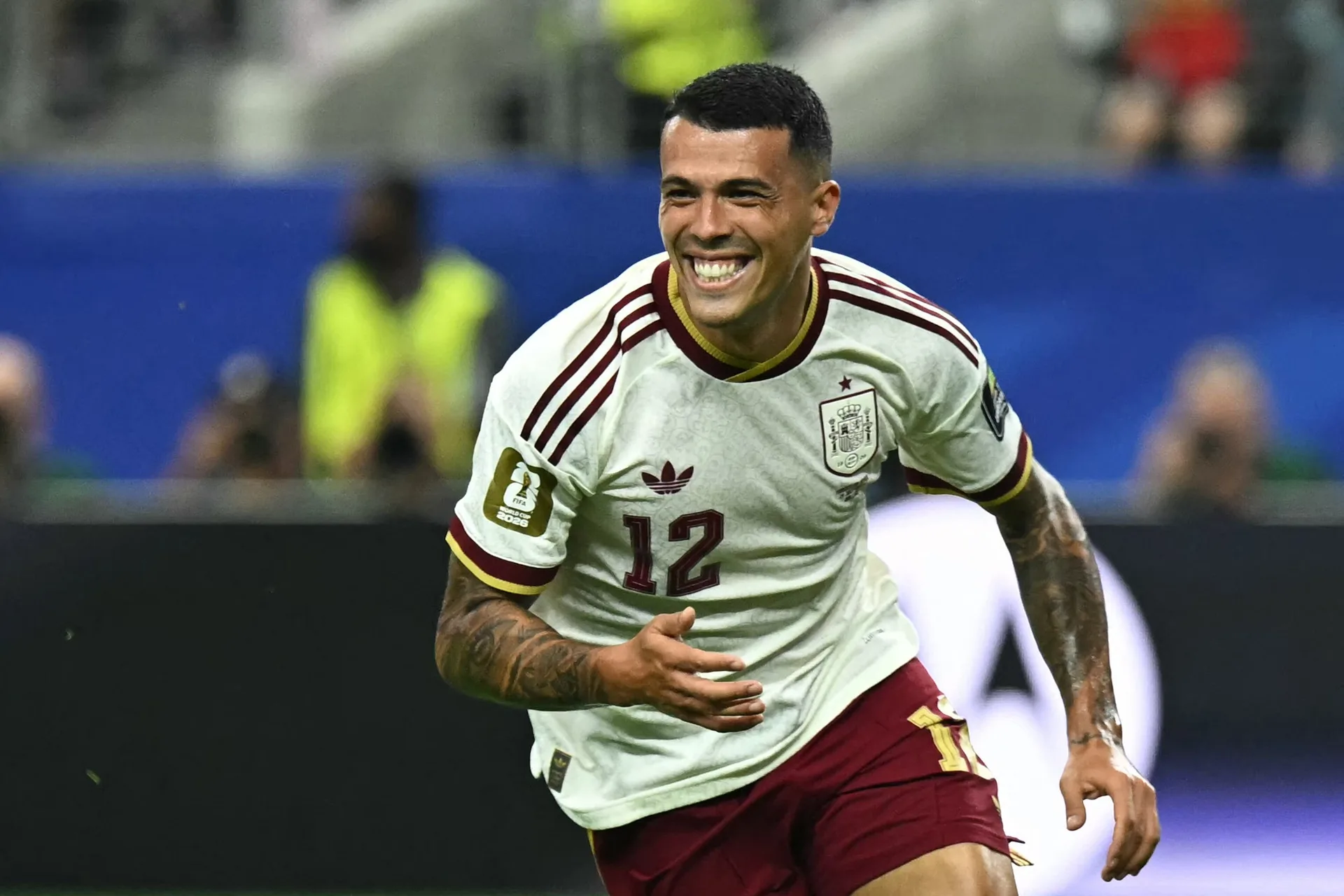 Barcelona monitora situação de Pedro Porro, lateral do Tottenham