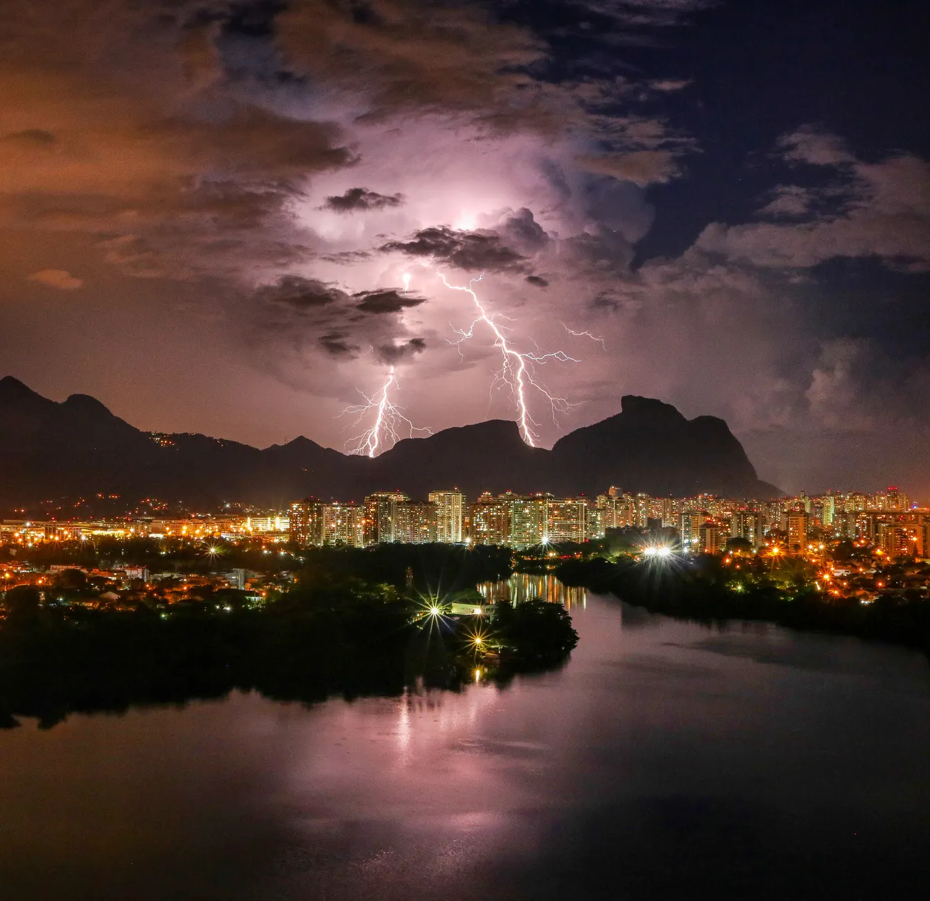 Previsão do tempo indica chuvas e ventos fortes no Rio de Janeiro