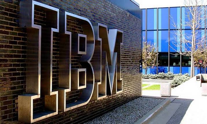 IBM anuncia parceria com a Siemens para avançar em tecnologia de chips 3D