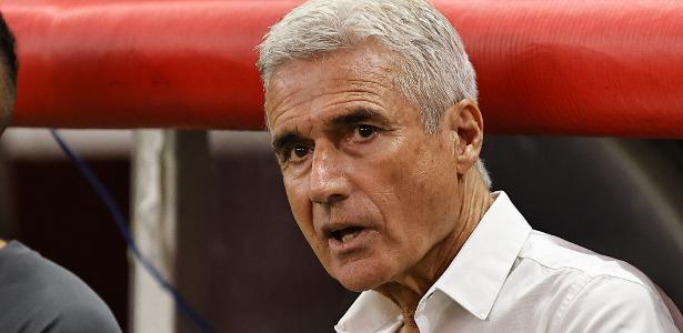 Luís Castro evita polêmica com Renato Gaúcho e pede paz no Grêmio