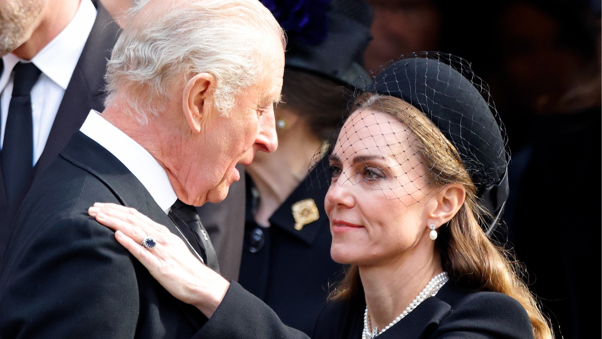 Fontes da realeza revelam apelidos carinhosos entre Charles e Kate