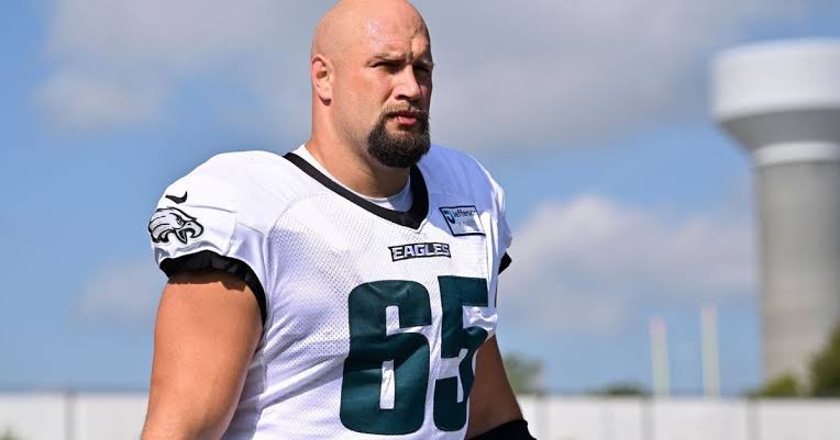 Lane Johnson anuncia aposentadoria da NFL após 14 temporadas
