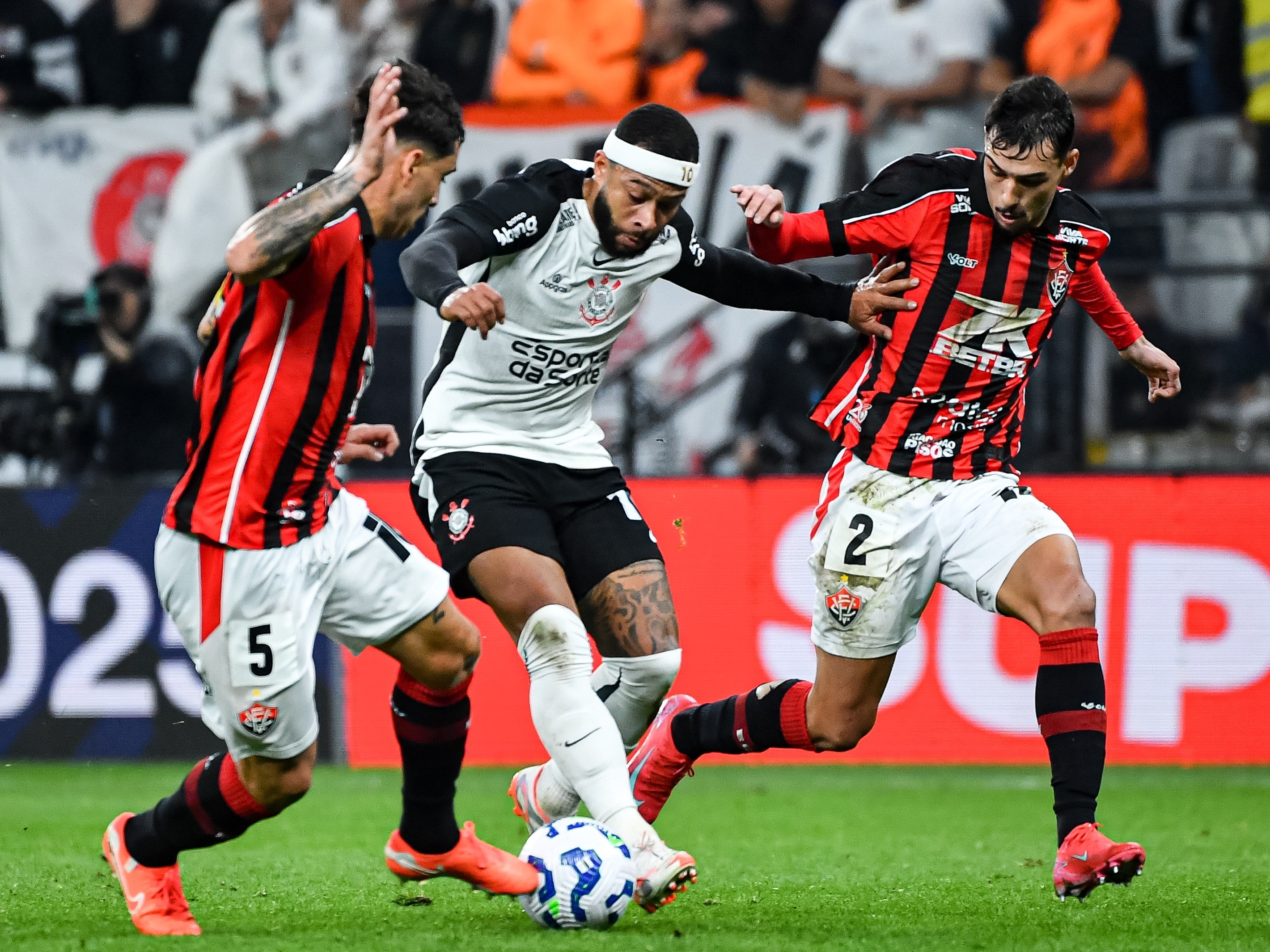 Corinthians foca no Vitória após goleada sofrida no clássico