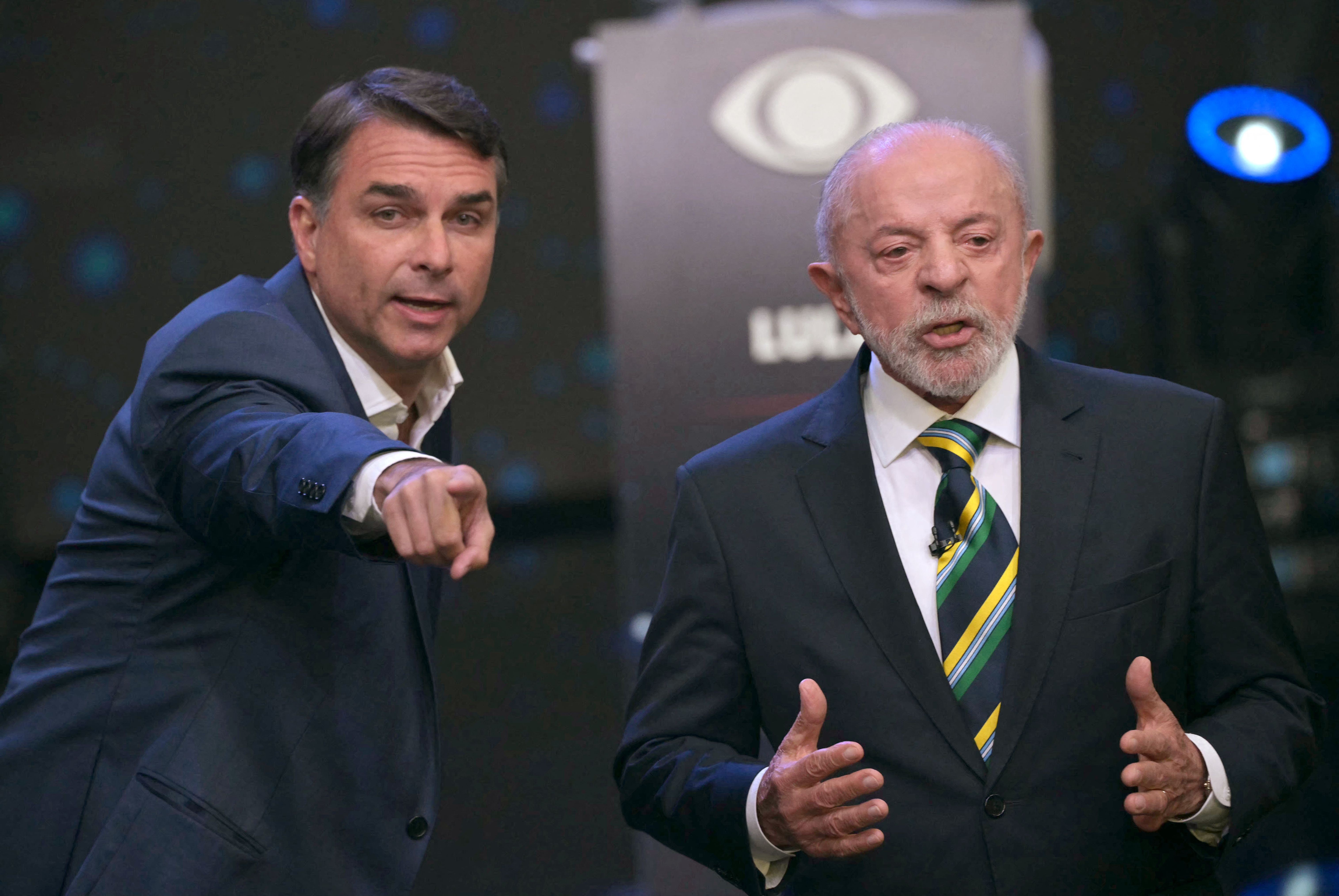 Debate da Globo altera estratégias de Lula e Flávio Bolsonaro