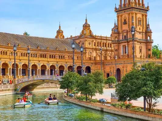 Sevilla ganha destaque em publicações internacionais de turismo e design