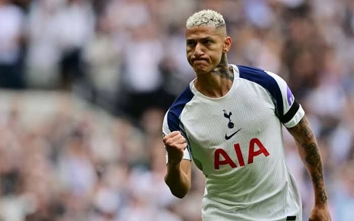 Tottenham recusa proposta do Shabab Al Ahli por Richarlison