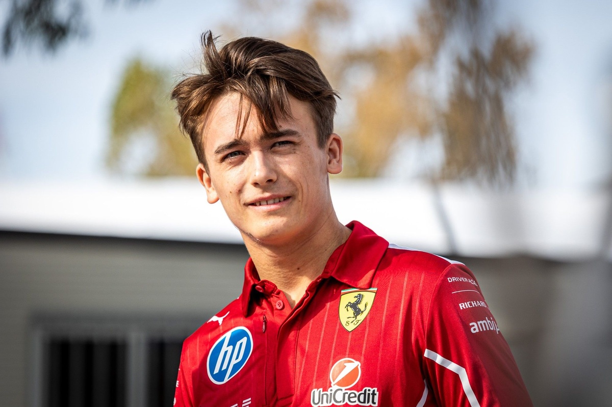 Ferrari promove Dino Beganovic a piloto reserva para a temporada de 2027