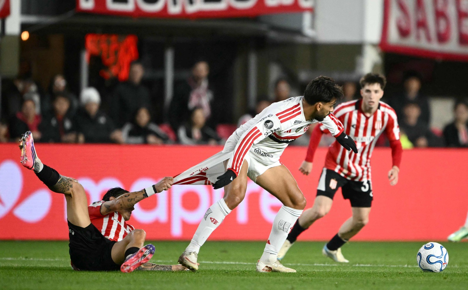 Flamengo busca vaga na final da Libertadores contra o Estudiantes