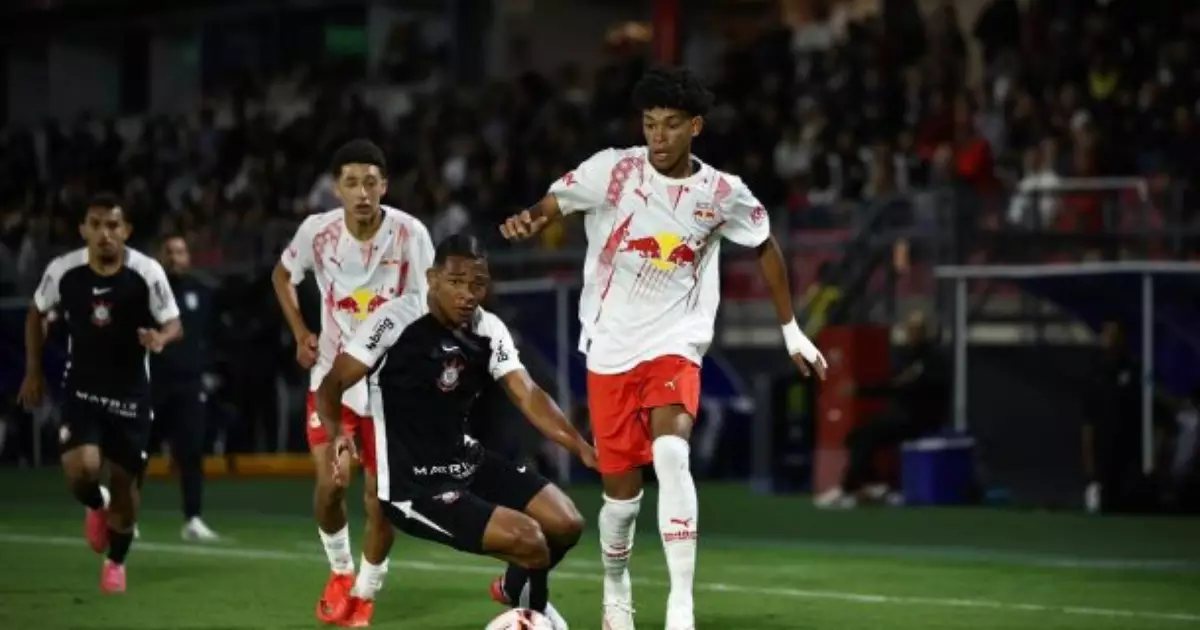 Corinthians empata com Bragantino no fim pela semifinal do Brasileirão Sub-17