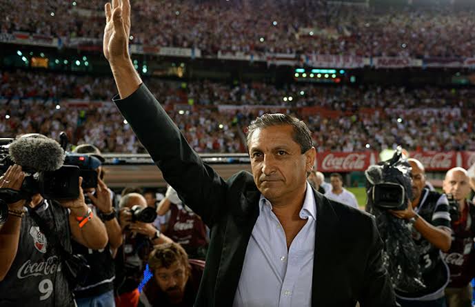 Ramón Díaz quebra silêncio e admite expectativa por retorno ao River Plate